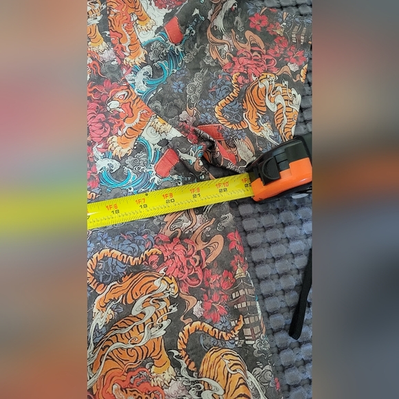 Asian Tiger Print Red Button Down Shirt Large - Picture 3 of 6